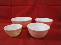 (4)Pyrex mixing bowl lot.