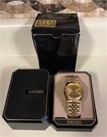 Vintage Seiko watch with case