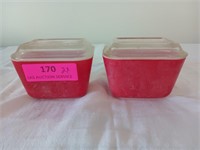 2 Pyrex refrigerator dishes with lids