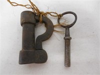 P shaped lock w/ key