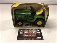 1/16 Ertl John Deere Lawn and Garden