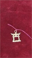 14k gold oriental pendant
