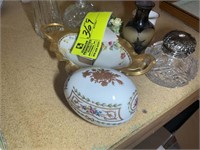 GROUP OF SMALL DECORATIVE ITEMS
