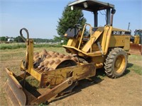 (64)2003 Cat CP-323C Padfoot Roller,