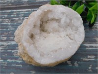 GEODE ROCK STONE LAPIDARY SPECIMEN