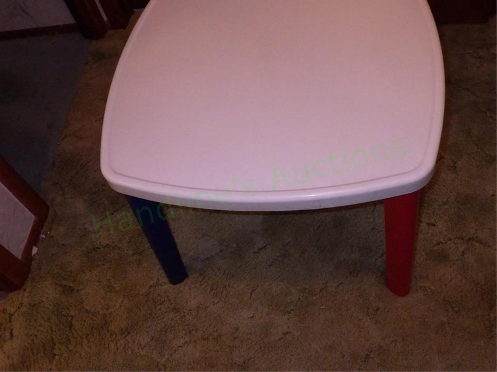 Syroco Children's Plastic Table