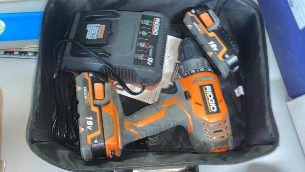 RIDGID 8 VOLT CORDLESS DRILL W/ 2 BATTERIES &