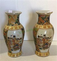 Ceramic oriental vases matching pair measuring 6