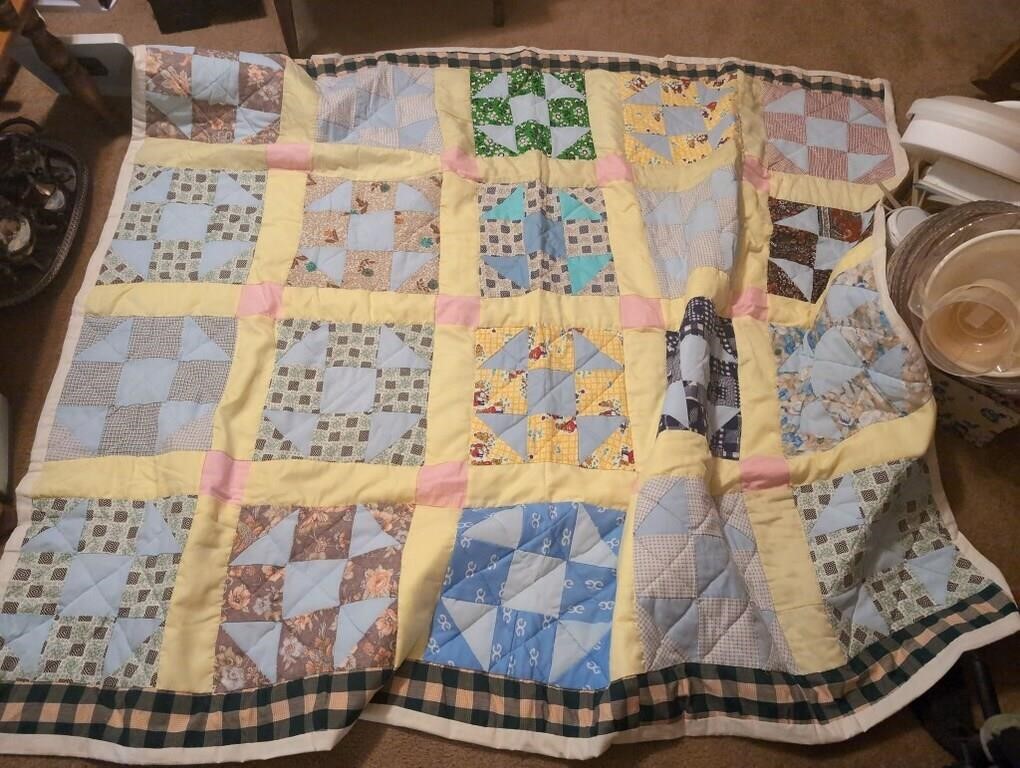 Monkey wrench quilt hand quilted