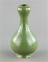 Longquan Garlic Mouth Porcelain Vase Tianqi Mark