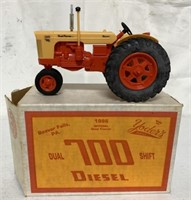 1/16 Case 700 Dual Range Plastic Tractor/Box