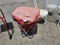 INSULATED CAMPING BASKET WITH STAND