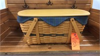 1999 Collectors Club Family picnic basket