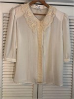 VINTAGE SHAPELY POLYESTER BLOUSE SIZE 14