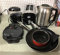 Lot of housewares - not tested