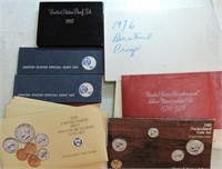 Lot of US proof and mint sets: 1976 3 coin