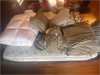 King size comforter bed set / pillows