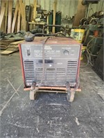 AIRCO ARC WELDER - Untested, cart included