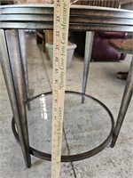 26" Round accent table
