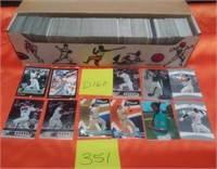 351 - BOX OF BASEBALL TRADING CARDS (D160)