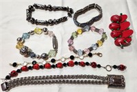 T - MIXED LOT OF COSTUME JEWELRY (W26)