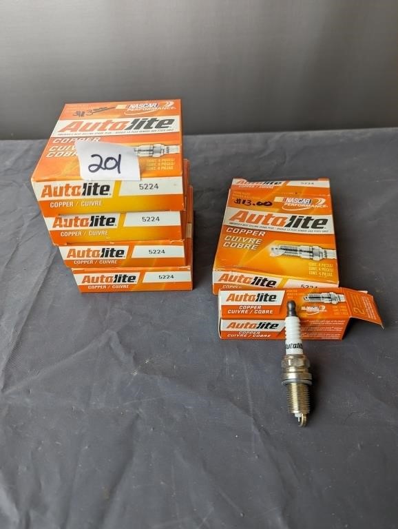 Autolite Spark Plugs - Copper-5 Boxes, 17 Total