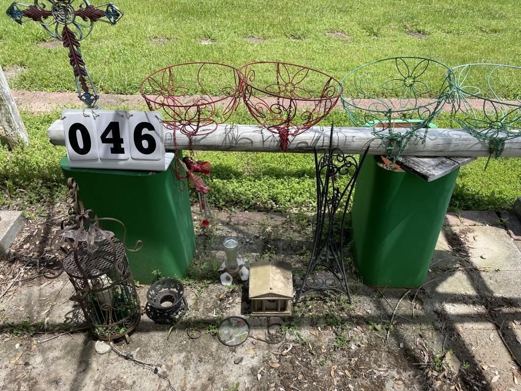 Hanging plant Baskets total 8 items