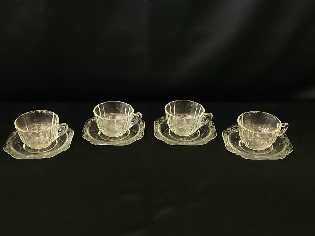 SET OF (4) FEDERAL GLASS TEACUPS & SAUCERS