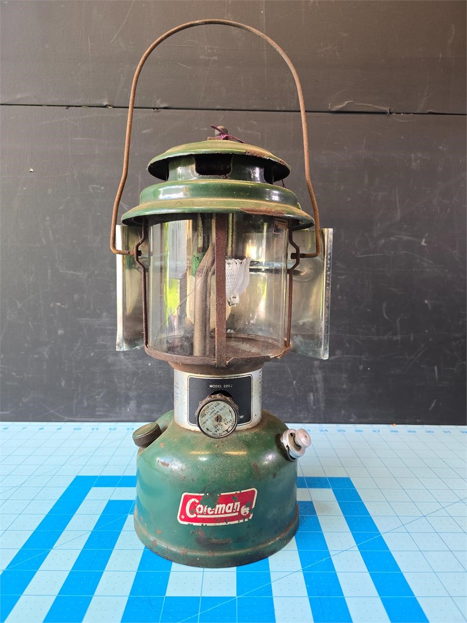 Vintage Coleman lantern glass cracked model 220J