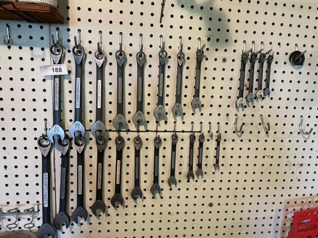 CRAFTSMAN WRENCH SET-NICE