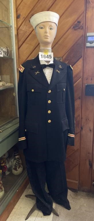 U.S. Military Uniform on Female Manican