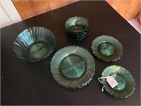 Vtg Jeanette Ultramarine Plates and Bowls