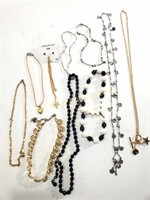 Costume Jewelry: 10+ Pieces