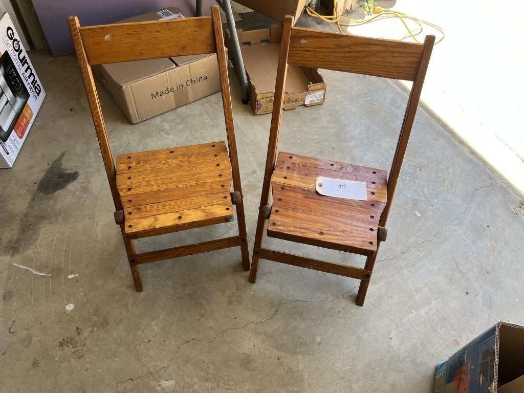 VINTAGE WOODEN KIDS FOLDING CHAIRS