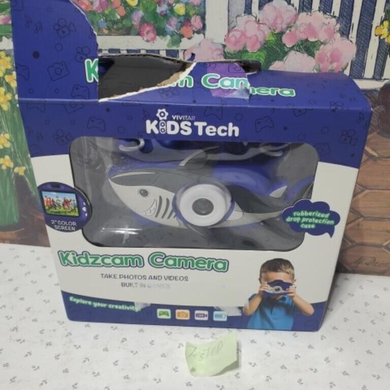 Kids digital camera with 128 MB included