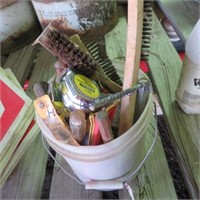 BUCKET- WIRE BRUSHES, TAPE MEASURE,
