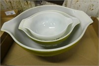 3 pieces vintage pyrex nesting bowls - "Crazy Dai