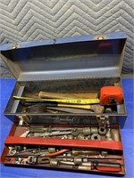 Small metal toolbox comes with misc tools.....18a