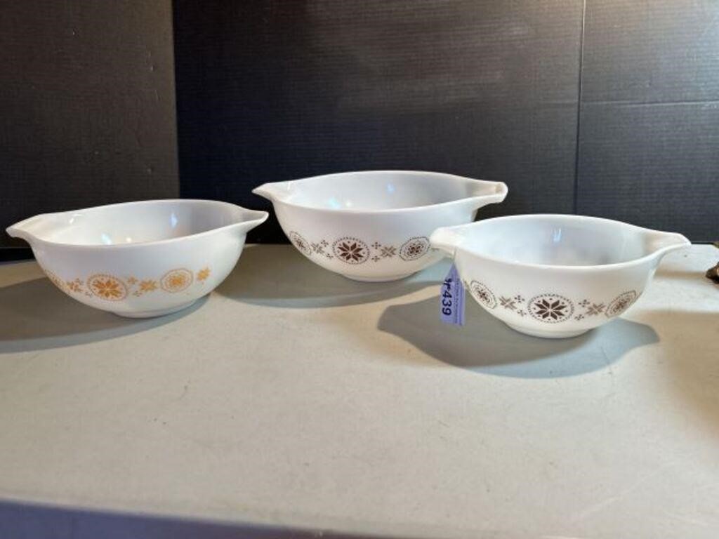 3 PC VINTAGE PYREX TOWN AND COUNTRY MIXING BOWLS
