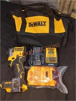 DeWalt 20v 1/4" 3- Speed Driver Kit