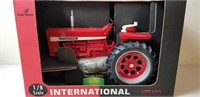 Case IH Farmall 856, NIB