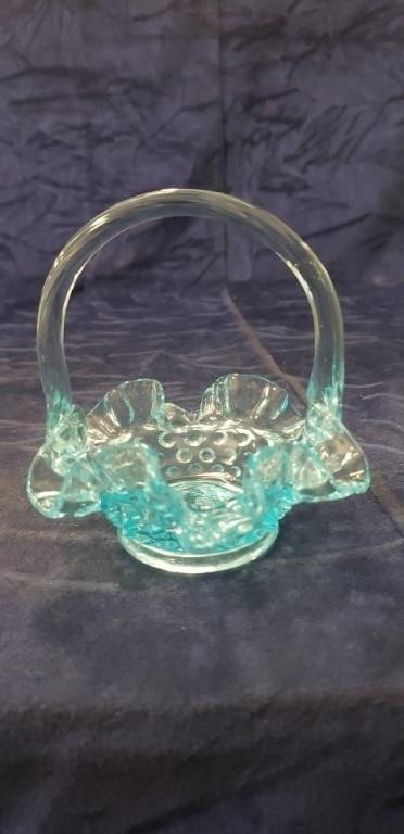 (1) Fenton Basket (4.5" Tall)