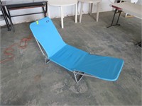 Fold out lounge chair