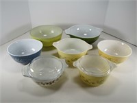 BOX: ASS'T PYREX BOWLS & COVERED DISHES