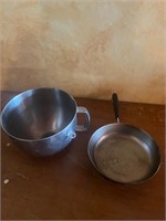 Mixing pot and skillet pan