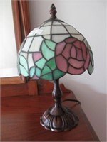 SMALL LEADED GLASS TABLE LAMP 12" TALL
