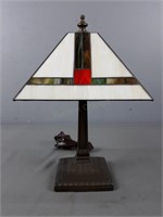 Leaded Stained Glass Table Lamp - Powers Up