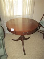 DUNCAN PHYFE LAMP TABLE W/ DRAWER