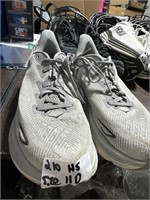 Hoka Clifton sneakers size 11 D like new very