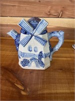 VINTAGE "HOLLAND WINDMILL HOUSE' TEA POT